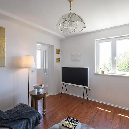 Marica & Comfortable 1 Bedroom & Old View دوبروفينك