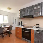 Marica & Comfortable 1 Bedroom & Old View Daire
