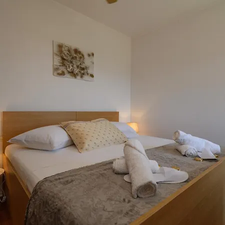 Marica & Comfortable 1 Bedroom & Old View 公寓