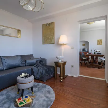 Marica & Comfortable 1 Bedroom & Old View *