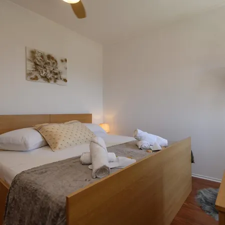 Marica & Comfortable 1 Bedroom & Old View * Ντουμπρόβνικ